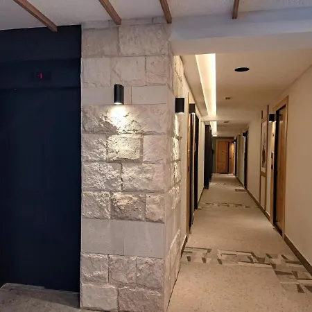 In - Out With View And Private Garage Daire